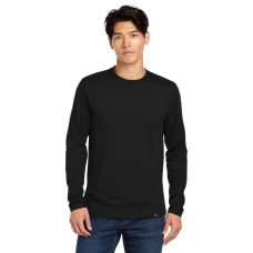 New Era  Heritage Blend Long Sleeve Crew Tee. NEA102